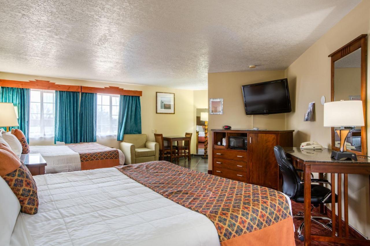 Sandia Peak Inn Old Town Abq, A Howard Johnson By Wyndham Альбукерке Екстер'єр фото